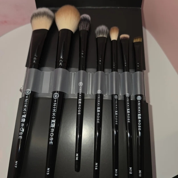 BK Beauty Pro Artist Series Makeup Brush Set - Black and Gold - Picture 3 of 8